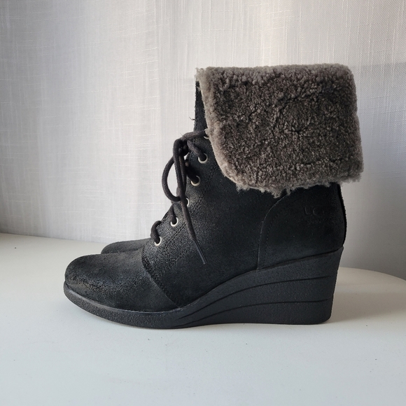 UGG women's Zea black ankle lace up wedge winter boots size 8 - Picture 2 of 11